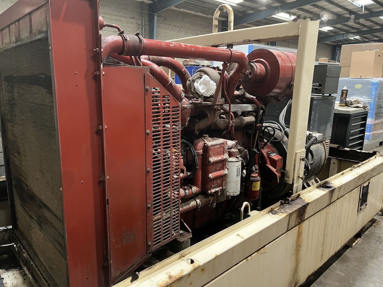 IVECO 240 kVa 8361 SRI - Generador industriale: foto 4 IVECO 240 kVa 8361 SRI - Generador industriale: foto 4