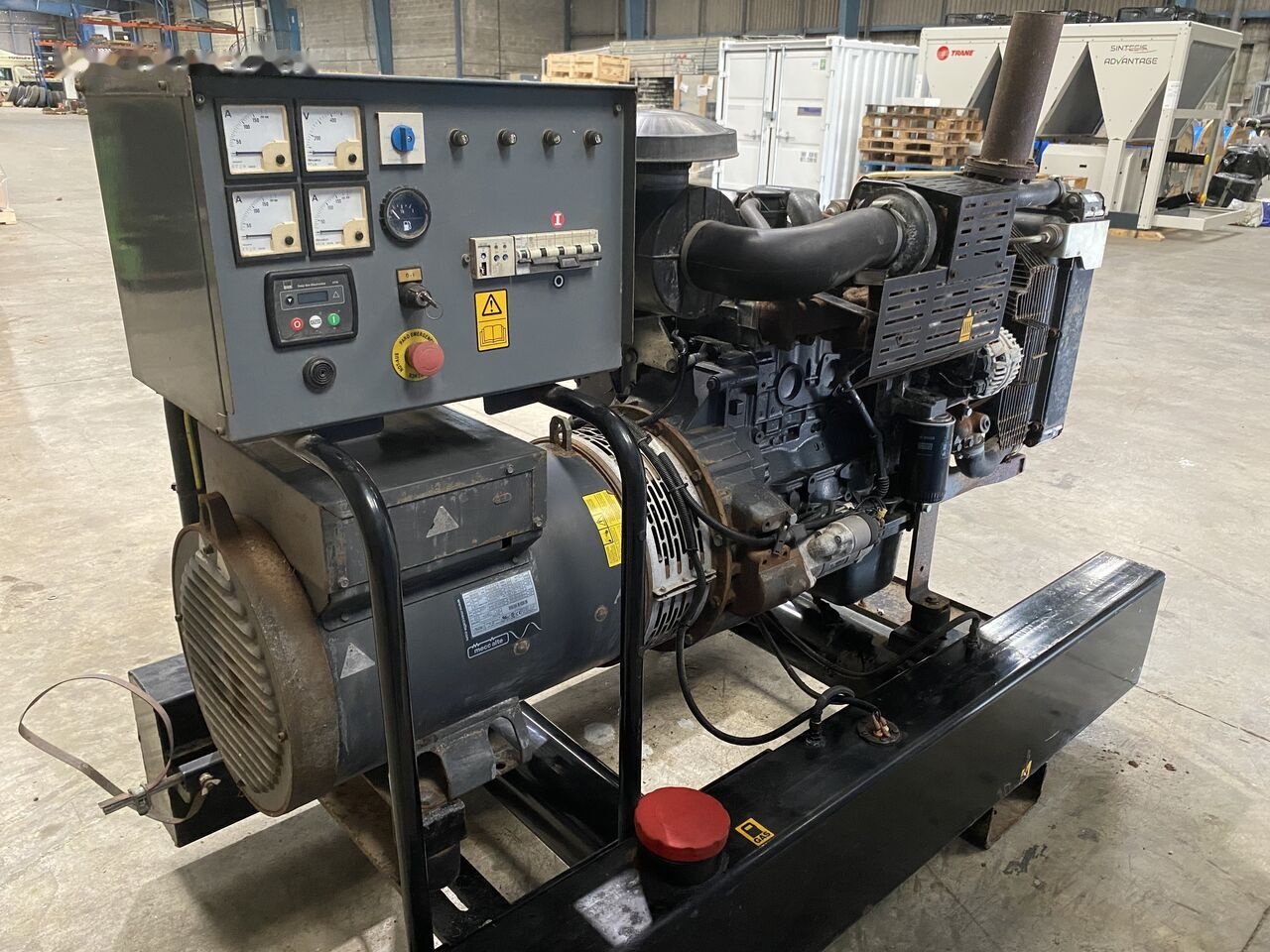 IVECO 60 kVa - Generador industriale: foto 1 IVECO 60 kVa - Generador industriale: foto 1