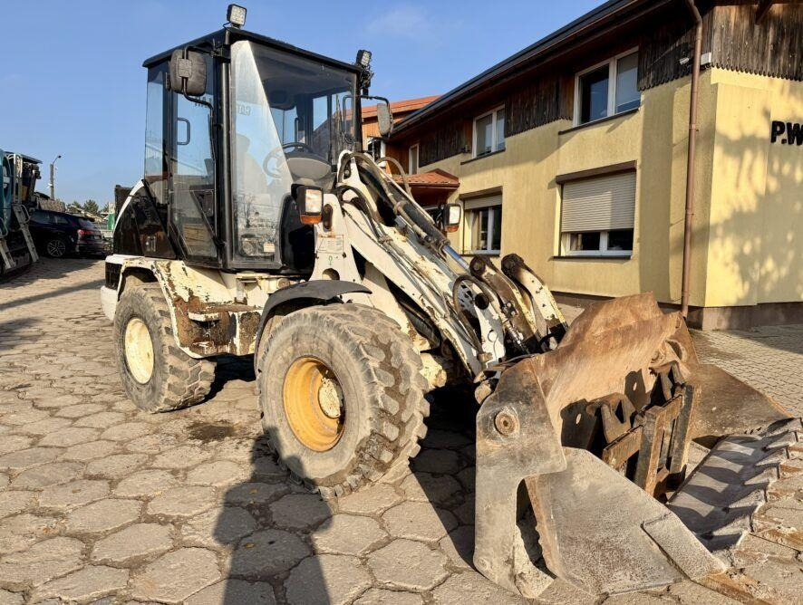 CAT 906 - Cargadora de ruedas: foto 2 CAT 906 - Cargadora de ruedas: foto 2