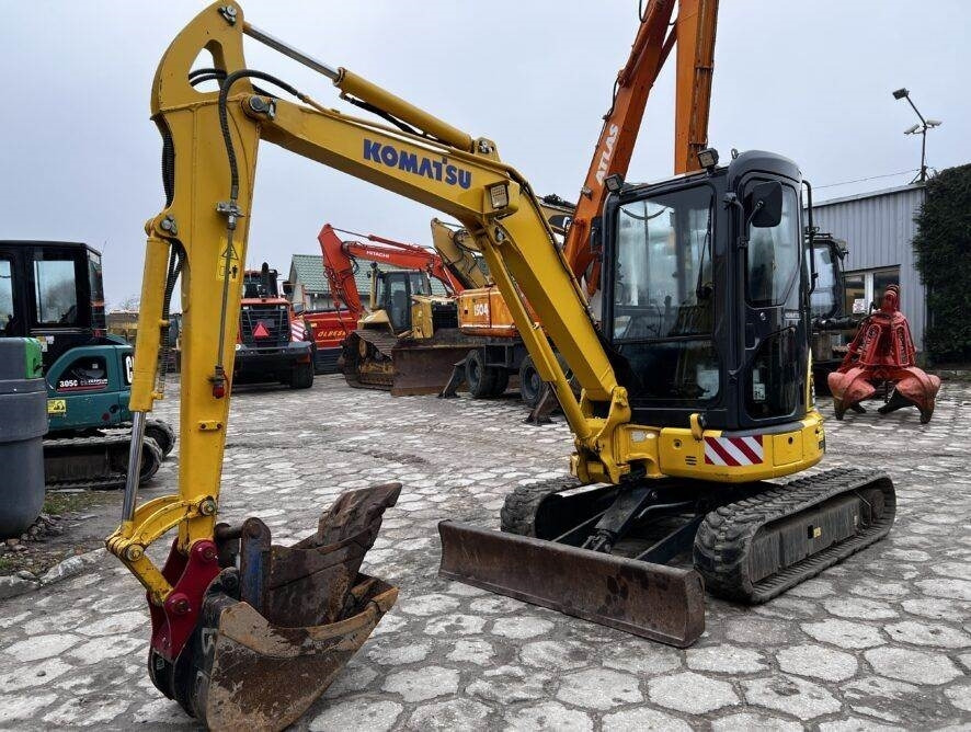 Komatsu PC35 MR-3 - Miniexcavadora: foto 1 Komatsu PC35 MR-3 - Miniexcavadora: foto 1