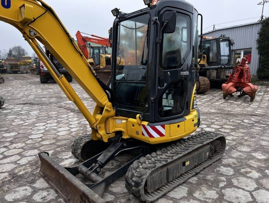 Komatsu PC35 MR-3 - Miniexcavadora: foto 2 Komatsu PC35 MR-3 - Miniexcavadora: foto 2