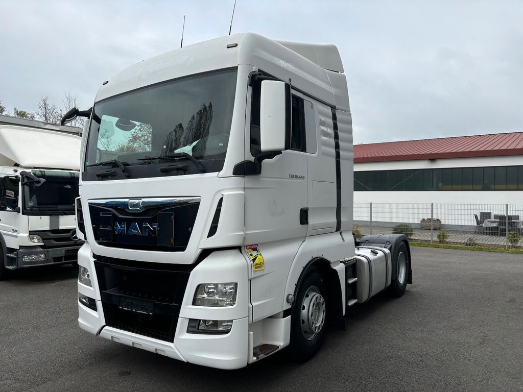 MAN TGX 18.440 480 Retarder/NAVI/2 Tanks/Standheiz - Cabeza tractora: foto 1 MAN TGX 18.440 480 Retarder/NAVI/2 Tanks/Standheiz - Cabeza tractora: foto 1