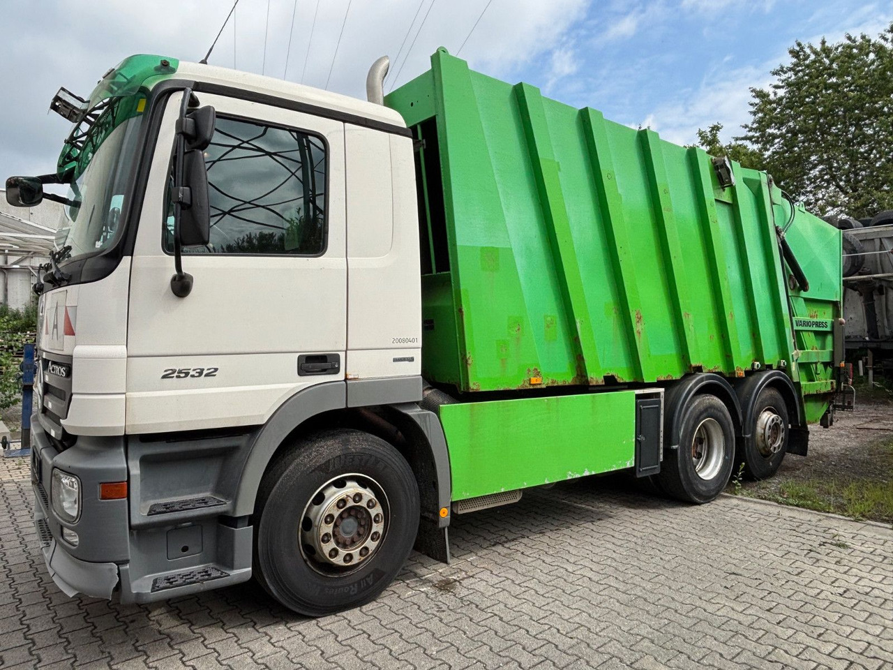 Mercedes-Benz 2532L EU5/Zöller Schüttung/VarioPress/Blatt-Luft - Camión de basura: foto 4 Mercedes-Benz 2532L EU5/Zöller Schüttung/VarioPress/Blatt-Luft - Camión de basura: foto 4