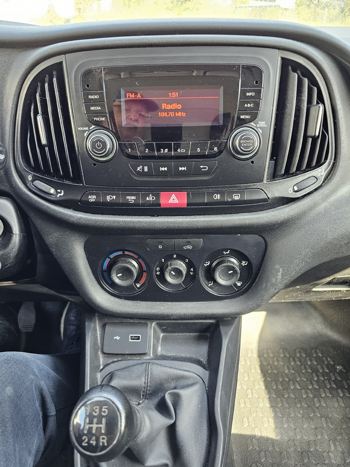 FIAT DOBLO CHLODNIA MROZNIA CARRIER KLIMA EURO6 - Furgoneta frigorifica: foto 5 FIAT DOBLO CHLODNIA MROZNIA CARRIER KLIMA EURO6 - Furgoneta frigorifica: foto 5