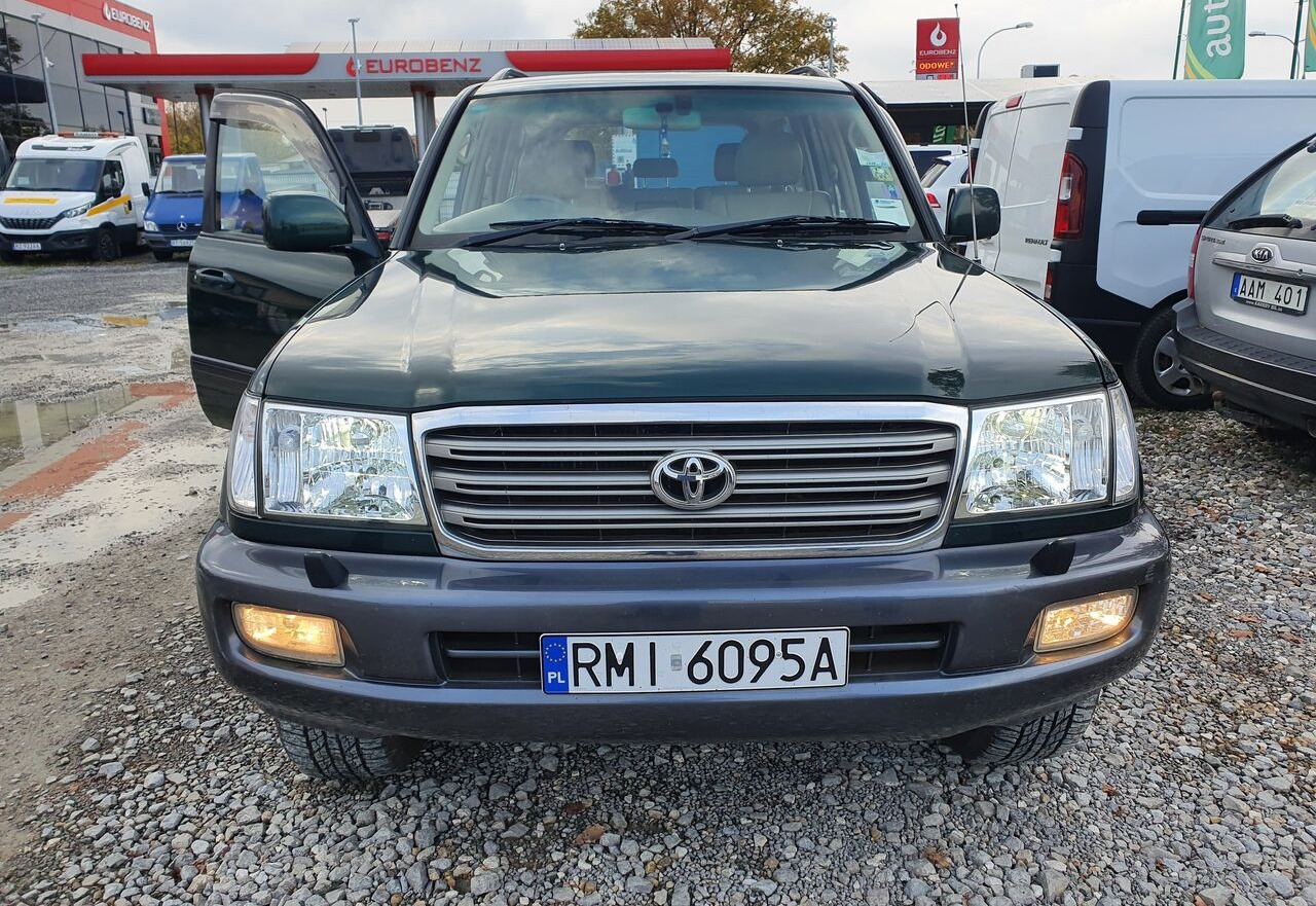 Toyota LAND CRUISER 100 4,2 TD KLIMA 7 OSOB - Coche: foto 3 Toyota LAND CRUISER 100 4,2 TD KLIMA 7 OSOB - Coche: foto 3