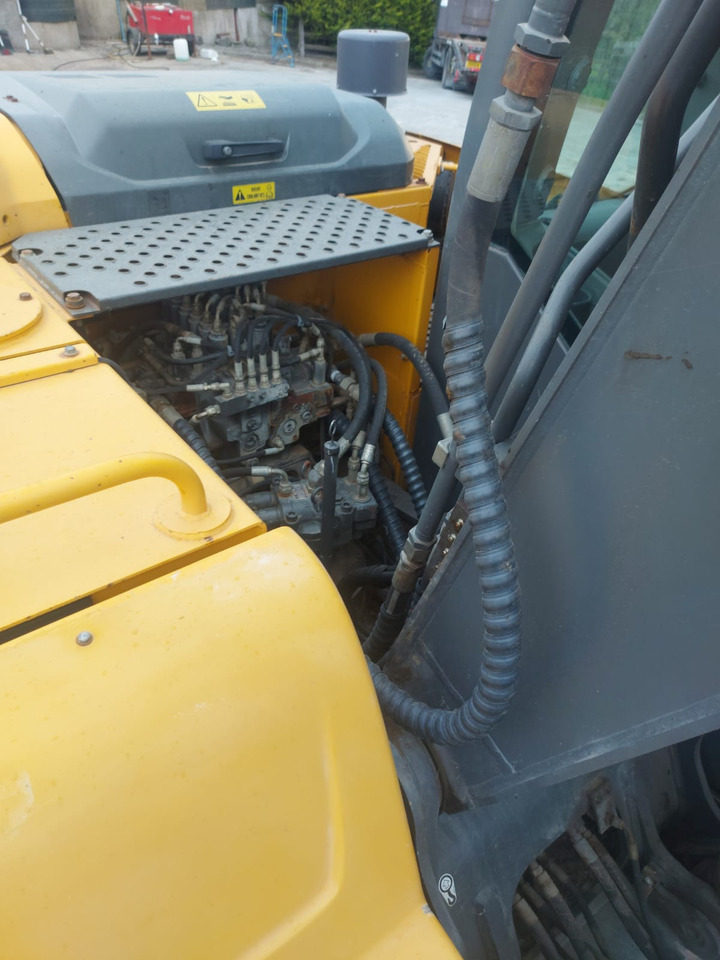 Excavadora de cadenas Volvo EC 140 DL: foto 12