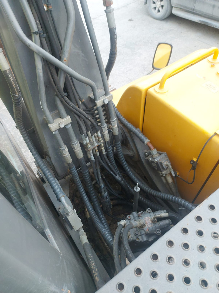 Excavadora de cadenas Volvo EC 140 DL: foto 10