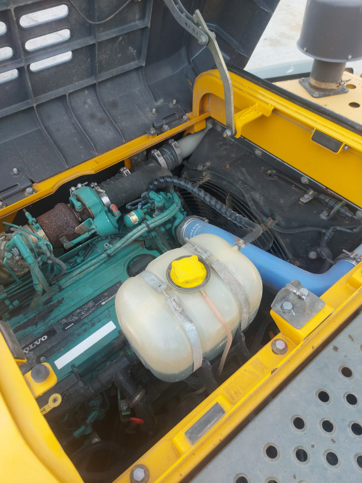 Excavadora de cadenas Volvo EC 140 DL: foto 19