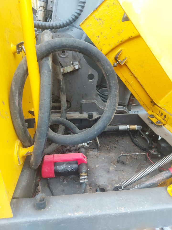 Excavadora de cadenas Volvo EC 140 DL: foto 15