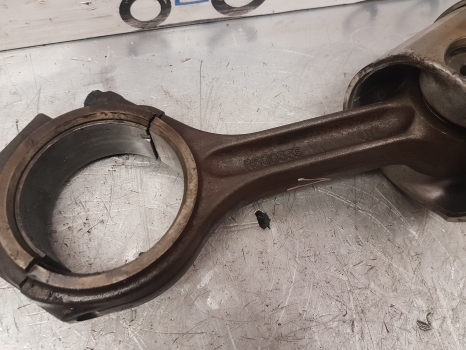 Claas 836 John Deere Engine Connecting Rod 6005024536, R500335, Re500608 - Biela para Tractor: foto 2 Claas 836 John Deere Engine Connecting Rod 6005024536, R500335, Re500608 - Biela para Tractor: foto 2