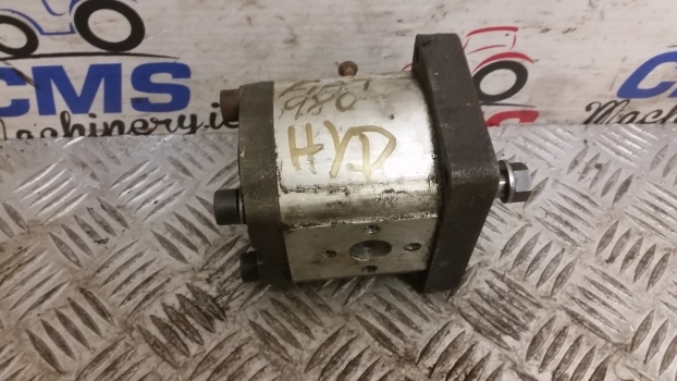Fiat 980 Hydraulic Power Steering Pump 87569205, 5179722, 5129481, 44900839 - Bomba de dirección para Tractor: foto 1 Fiat 980 Hydraulic Power Steering Pump 87569205, 5179722, 5129481, 44900839 - Bomba de dirección para Tractor: foto 1