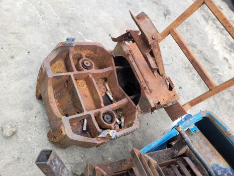 Fiat F130, F140, F120 Fwd Front Axle Support Frame Bolster 5147363, 5163236 - Suspensión: foto 2 Fiat F130, F140, F120 Fwd Front Axle Support Frame Bolster 5147363, 5163236 - Suspensión: foto 2