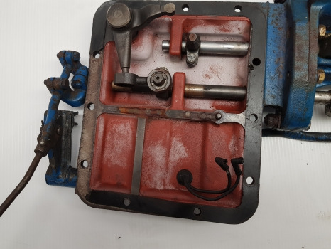 Ford 10 Series 6610, 7710, 7810, 7910, Transmission Gear Shift Cover E4nn7488aa - Caja de cambios: foto 2 Ford 10 Series 6610, 7710, 7810, 7910, Transmission Gear Shift Cover E4nn7488aa - Caja de cambios: foto 2