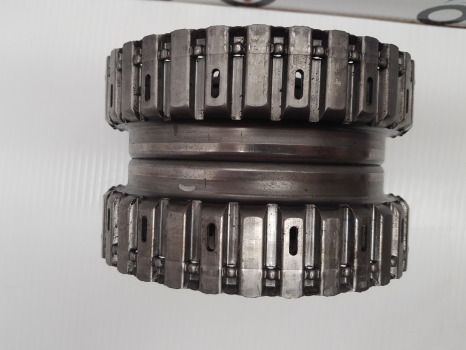 Ford 40 Series, Ts, 8240, 7840, Transmission Clutch Housing Front F0nn7r037ac - Embrague y piezas: foto 4 Ford 40 Series, Ts, 8240, 7840, Transmission Clutch Housing Front F0nn7r037ac - Embrague y piezas: foto 4