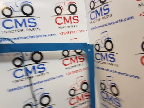 Ventana y piezas Ford 4000, 5000, 6000, 4600, 5600, 6600 Cab Back Rear Window Frame 81829306: foto 10