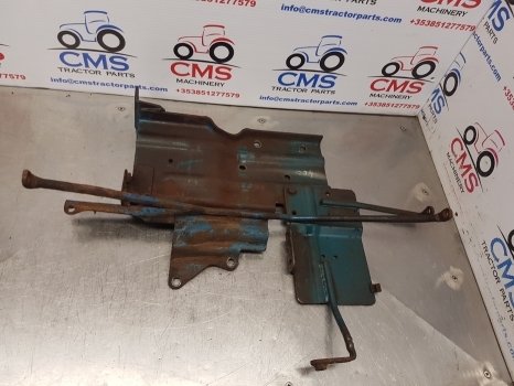 Ford 4600, 3600, 2600, 7600 Engine Bonnet Support E4nn16b814ba, 83953493 - Capota para Tractor: foto 2 Ford 4600, 3600, 2600, 7600 Engine Bonnet Support E4nn16b814ba, 83953493 - Capota para Tractor: foto 2