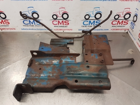 Ford 6610, 7710, Battery Support And Pannel Support E4nn16b814cb, E5nn10769aa - Acumulador para Tractor: foto 1 Ford 6610, 7710, Battery Support And Pannel Support E4nn16b814cb, E5nn10769aa - Acumulador para Tractor: foto 1