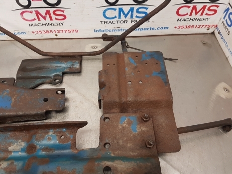 Ford 6610, 7710, Battery Support And Pannel Support E4nn16b814cb, E5nn10769aa - Acumulador para Tractor: foto 3 Ford 6610, 7710, Battery Support And Pannel Support E4nn16b814cb, E5nn10769aa - Acumulador para Tractor: foto 3