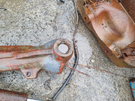 Ford 8240, 8340, 7840, Fiat M, Front Axle Complete 5164350, 5164349 - Eje y piezas: foto 2 Ford 8240, 8340, 7840, Fiat M, Front Axle Complete 5164350, 5164349 - Eje y piezas: foto 2