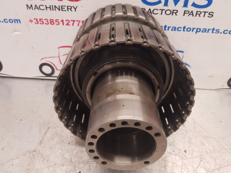 Ford New Holland 40 And Ts Series, 8240 Rear Clutch Housing, 82036853, 82016096 - Embrague y piezas para Maquinaria agrícola: foto 3 Ford New Holland 40 And Ts Series, 8240 Rear Clutch Housing, 82036853, 82016096 - Embrague y piezas para Maquinaria agrícola: foto 3
