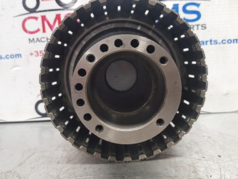 Ford New Holland 40 And Ts Series, 8240 Rear Clutch Housing, 82036853, 82016096 - Embrague y piezas para Maquinaria agrícola: foto 4 Ford New Holland 40 And Ts Series, 8240 Rear Clutch Housing, 82036853, 82016096 - Embrague y piezas para Maquinaria agrícola: foto 4