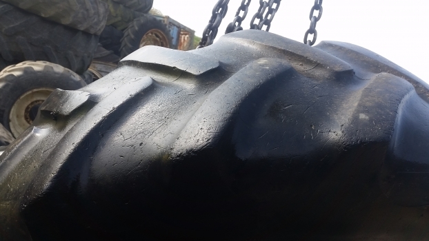 Ford Rear Tyre 16.9-38. Please Check By The Photos. - Neumático para Tractor: foto 2 Ford Rear Tyre 16.9-38. Please Check By The Photos. - Neumático para Tractor: foto 2