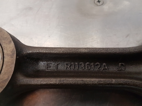 John Deere 2140, 2040, 2650, 2850 Engine Con Rod Re42733, R80032, R113612 - Biela para Tractor: foto 3 John Deere 2140, 2040, 2650, 2850 Engine Con Rod Re42733, R80032, R113612 - Biela para Tractor: foto 3