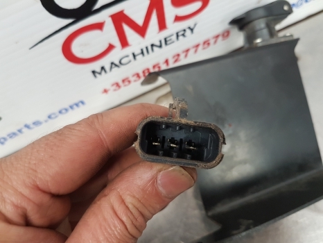 John Deere 6115m, 6m Series, Terminal Power Outlet Socket With Bracket Al114895 - Cables/ Alambres: foto 4 John Deere 6115m, 6m Series, Terminal Power Outlet Socket With Bracket Al114895 - Cables/ Alambres: foto 4