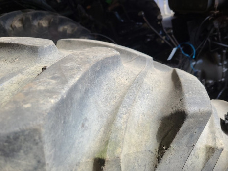 Massey Ferguson 265, 275, 290 Rear Wheel And Tyre 16.9r34 - Rueda completa: foto 2 Massey Ferguson 265, 275, 290 Rear Wheel And Tyre 16.9r34 - Rueda completa: foto 2
