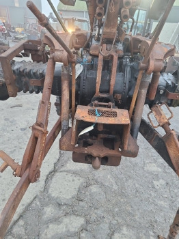 Massey Ferguson 4255 Pick Up Hitch For Parts - Bastidor/ Chasis para Maquinaria agrícola: foto 5 Massey Ferguson 4255 Pick Up Hitch For Parts - Bastidor/ Chasis para Maquinaria agrícola: foto 5