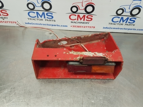 Massey Ferguson 575, 565, 590 Light Housing Left 1699013m4 - Luz/ Iluminación para Tractor: foto 3 Massey Ferguson 575, 565, 590 Light Housing Left 1699013m4 - Luz/ Iluminación para Tractor: foto 3