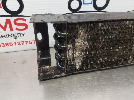 Massey Ferguson 6150, 6160, 6130, 3050, 3060, 3115, 3120, Oil Cooler 3583351m1 - Radiador para Tractor: foto 3 Massey Ferguson 6150, 6160, 6130, 3050, 3060, 3115, 3120, Oil Cooler 3583351m1 - Radiador para Tractor: foto 3