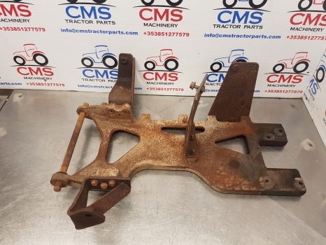 Mccormick Mc115, Mc95, Mc105 Bonnet, Hood Support 358001a1, 706569a2, 704107a2 - Capota para Tractor: foto 2 Mccormick Mc115, Mc95, Mc105 Bonnet, Hood Support 358001a1, 706569a2, 704107a2 - Capota para Tractor: foto 2