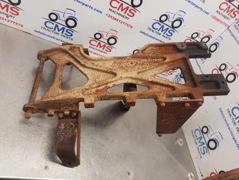 Mccormick Mc115, Mc95, Mc105 Bonnet, Hood Support 358001a1, 706569a2, 704107a2 - Capota para Tractor: foto 4 Mccormick Mc115, Mc95, Mc105 Bonnet, Hood Support 358001a1, 706569a2, 704107a2 - Capota para Tractor: foto 4