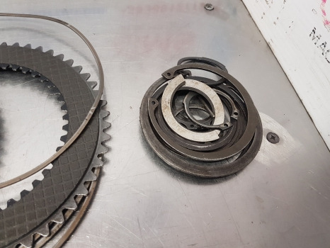 New Holland T5.95, T4, T5, Tl Transmission Clutch Disc Kit 87534848, 87547943 - Disco de embrague para Tractor: foto 3 New Holland T5.95, T4, T5, Tl Transmission Clutch Disc Kit 87534848, 87547943 - Disco de embrague para Tractor: foto 3