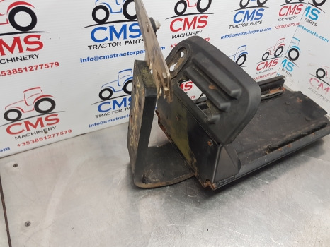 New Holland T5.95, T5, Case Battery Tray, Support 84535790, 84535783, 84536561 - Acumulador para Maquinaria agrícola: foto 4 New Holland T5.95, T5, Case Battery Tray, Support 84535790, 84535783, 84536561 - Acumulador para Maquinaria agrícola: foto 4