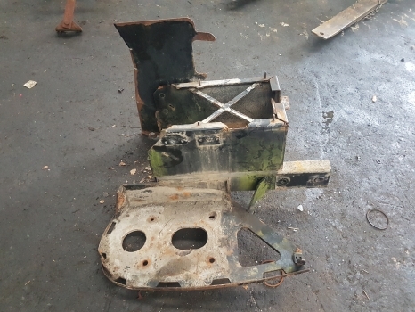 New Holland T7.200, T7.170, T7.185 Battery Box 84402058, 84402062 - Acumulador para Tractor: foto 1 New Holland T7.200, T7.170, T7.185 Battery Box 84402058, 84402062 - Acumulador para Tractor: foto 1