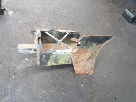 New Holland T7.200, T7.170, T7.185 Battery Box 84402058, 84402062 - Acumulador para Tractor: foto 4 New Holland T7.200, T7.170, T7.185 Battery Box 84402058, 84402062 - Acumulador para Tractor: foto 4