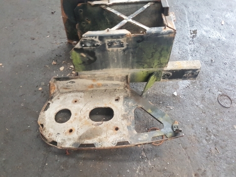 New Holland T7.200, T7.170, T7.185 Battery Box 84402058, 84402062 - Acumulador para Tractor: foto 2 New Holland T7.200, T7.170, T7.185 Battery Box 84402058, 84402062 - Acumulador para Tractor: foto 2