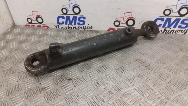 New Holland T7, T7000 Series T7040 Lift Cylinder, Ram 84527512, 87644502 - Cilindro hidráulico para Tractor: foto 2 New Holland T7, T7000 Series T7040 Lift Cylinder, Ram 84527512, 87644502 - Cilindro hidráulico para Tractor: foto 2