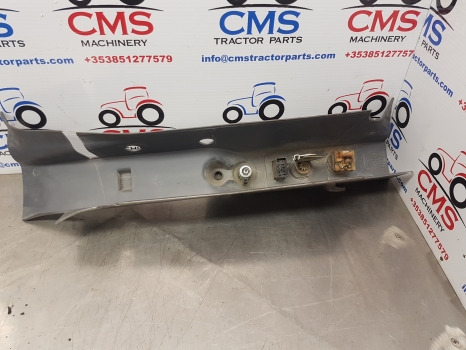 New Holland Ts115a Cab Trim Panel Lhs 82037023, 84224740 - Cabina e interior: foto 3 New Holland Ts115a Cab Trim Panel Lhs 82037023, 84224740 - Cabina e interior: foto 3