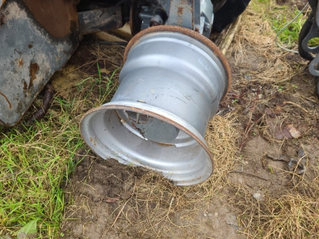 Wacker Neuson Th412 Wheel Rim 15 X 13, 16 Cm Centre Hole Diameter - Llanta para Equipo de manutención: foto 3 Wacker Neuson Th412 Wheel Rim 15 X 13, 16 Cm Centre Hole Diameter - Llanta para Equipo de manutención: foto 3