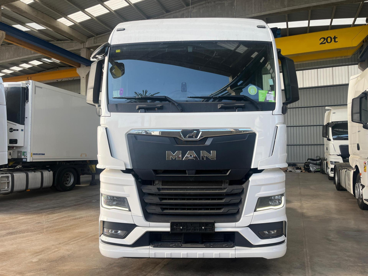 MAN TGX 18.470 GM Retarder - Cabeza tractora: foto 3 MAN TGX 18.470 GM Retarder - Cabeza tractora: foto 3