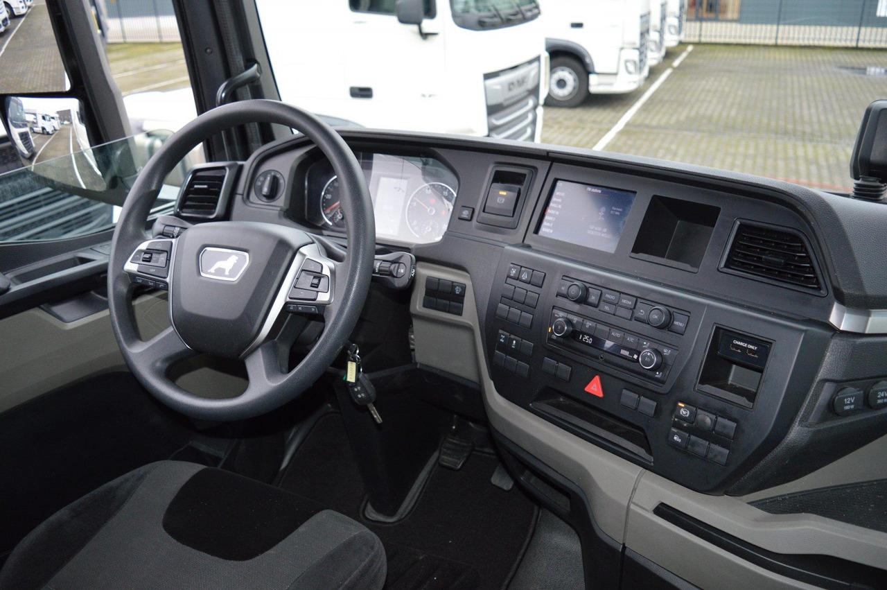 Foto del interior 1: Cabeza tractora MAN TGX 18.470 GX