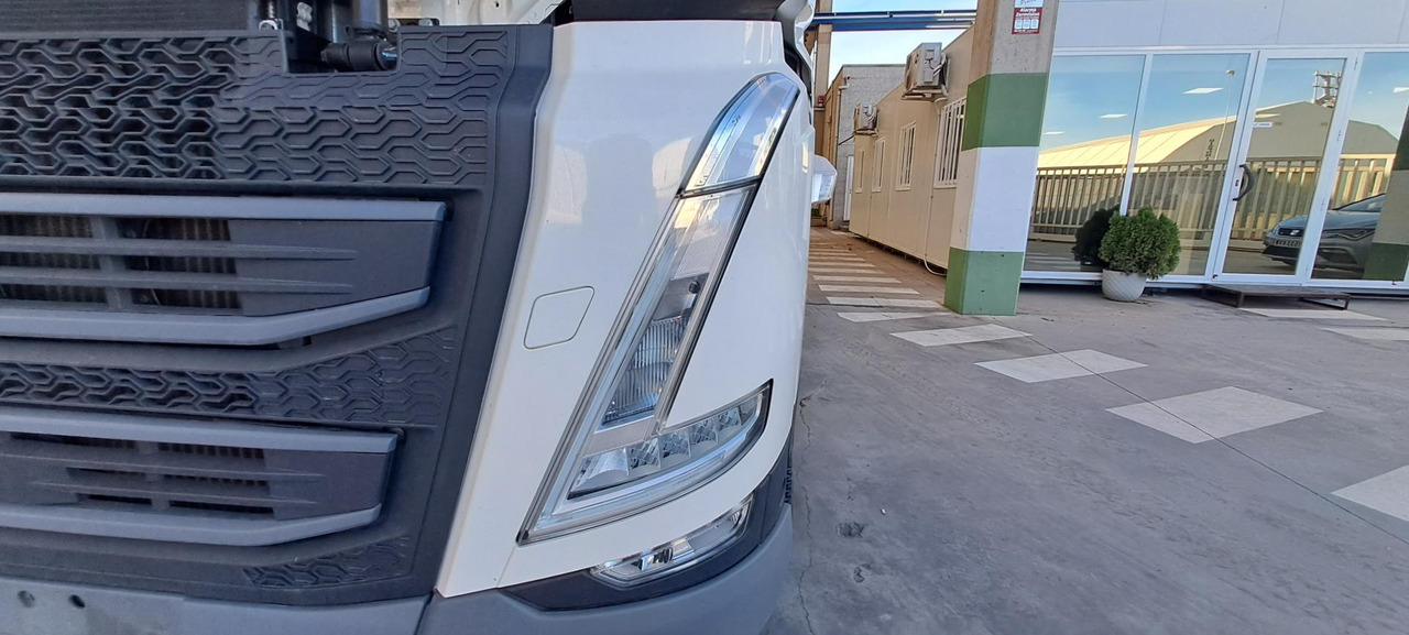 Volvo FH 460 Globetrotter XL Retarder - Cabeza tractora: foto 4 Volvo FH 460 Globetrotter XL Retarder - Cabeza tractora: foto 4