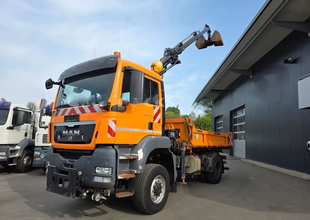 MAN TGS 18.320 4x4 – Wywrotka trójstronna Meiller + Kran HIAB | Komunalny | Euro 5 - Camión volquete: foto 4 MAN TGS 18.320 4x4 – Wywrotka trójstronna Meiller + Kran HIAB | Komunalny | Euro 5 - Camión volquete: foto 4