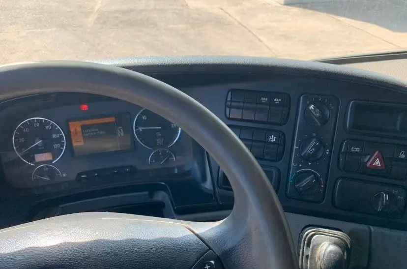 Mercedes-Benz Actros 3344 6x4 / Wywrotka trójstronna Miller / Euro 5 / - Camión volquete: foto 5 Mercedes-Benz Actros 3344 6x4 / Wywrotka trójstronna Miller / Euro 5 / - Camión volquete: foto 5