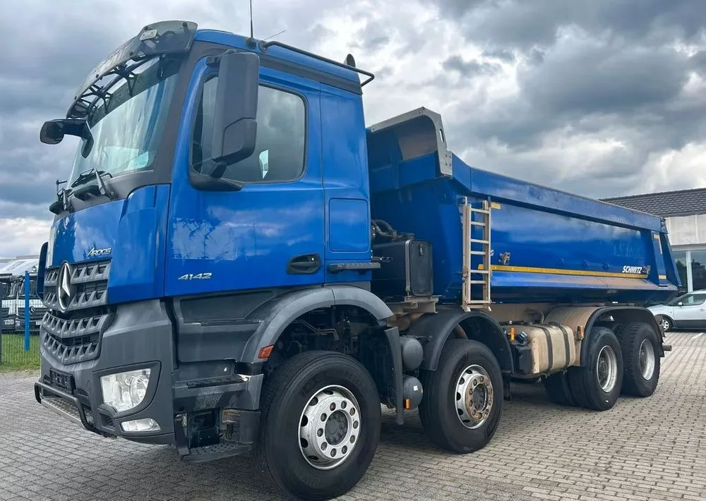 Mercedes-Benz Arocs 4142 | Wywrotka Schmitz | 8x4 | Euro 6 | Klima | Retarder | 242 598 km - Camión volquete: foto 4 Mercedes-Benz Arocs 4142 | Wywrotka Schmitz | 8x4 | Euro 6 | Klima | Retarder | 242 598 km - Camión volquete: foto 4
