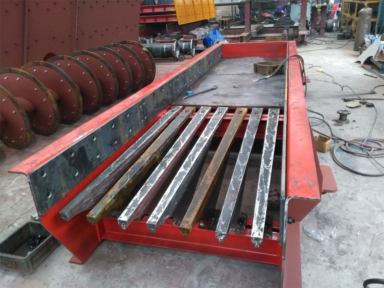 Kinglink ZSW600x150 Vibrating Feeder - Maquinaria para minería: foto 2 Kinglink ZSW600x150 Vibrating Feeder - Maquinaria para minería: foto 2