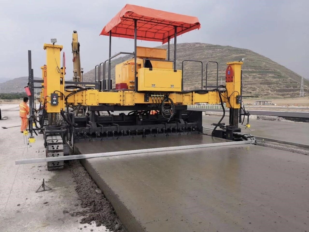Wirtgen SP500 Concrete Slipform Paver - Pavimentadora de concreto: foto 1 Wirtgen SP500 Concrete Slipform Paver - Pavimentadora de concreto: foto 1